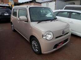 車検R9年2月までついてます　スマートキー　ライトレベライザー　純正CDデッキ　FM  AMラジオ　オートエアコン　電動格納リモコンミラー　シートリフター　アルミホイール