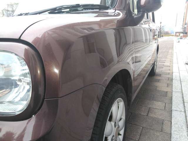 横廻りも目立った傷はないんですがそれよりも「うさぎがコンセプト」てきくとこの角からの顔つきがうさぎに見えてくるのは私だけなんでしょうか？