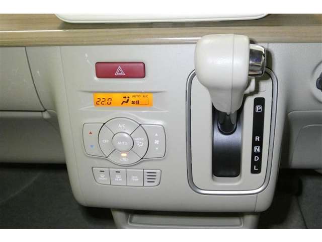 シフトレバー周り操作部です☆