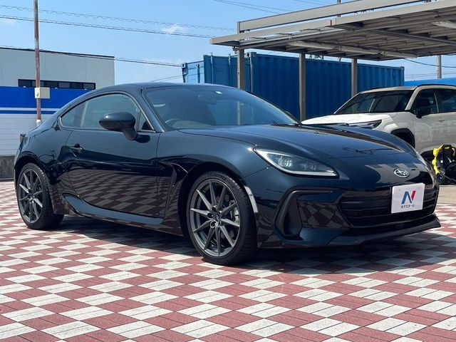 大好評のボディコーティング「弾スプラッシュコート」もご納車までに施工可能。通常のガラスコートと異なる、耐久年数6年の無機質ガラスコーティングが、ボディをキレイな状態に保ってくれます。