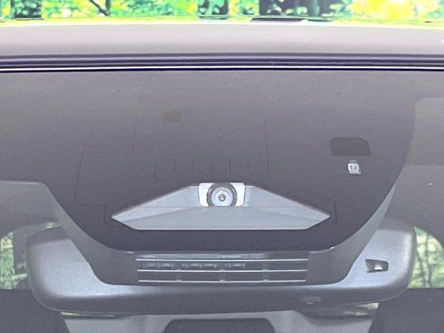 【トヨタセーフティセンス】走行中に前方の車両等を認識し、衝突しそうな時は警報とブレーキで衝突回避と被害軽減をアシスト。より安全にドライブをお楽しみいただけます。