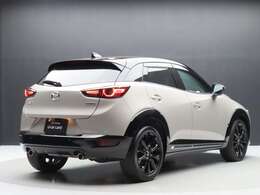 弊社下取りワンオーナーのCX-3が入荷しました。1.4万Kmと走行も少なく、装備も充実したスーパーエッジー。基本的にはキレイなのですが、ルーフに広めのヘコミがございますので、ご留意のうえご検討くださいませ。