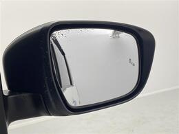 【ドアミラー】大きくて見やすいので、後方を見るときも安心です！