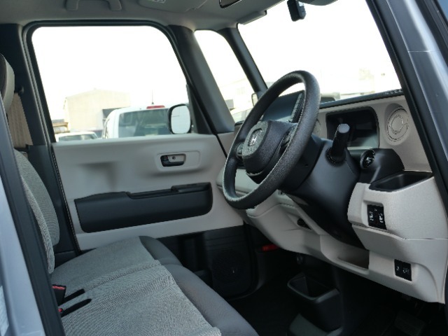 運転席周りの写真です。