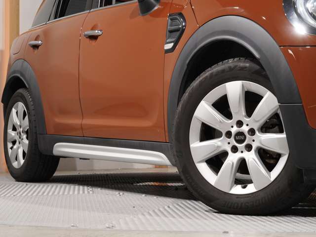 ■ショールーム以外のモータープールにて保管している車輌が多数あるため、実車をご覧になりたい場合は、お手数ですがご来店前に事前確認のご連絡を頂きますようお願い致します。