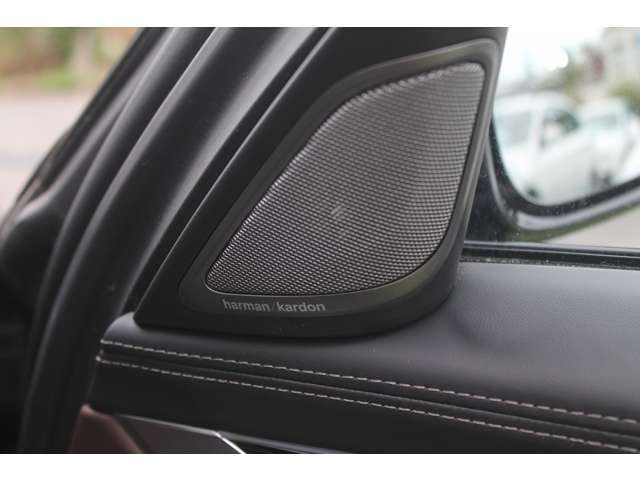 ハーマンカードンスピーカーシステムでこだわりの音質を。