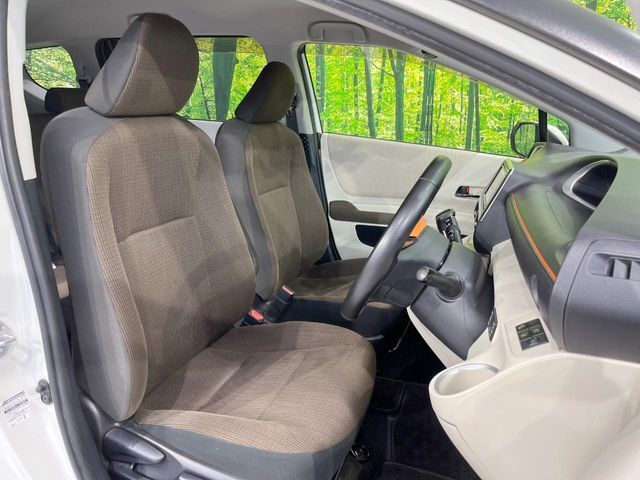 運転席シート廻りは使用感も少なく、良好な状態となっています。丁寧に使われていたことがよくわかりますね。