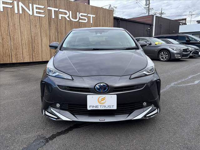 当社自慢のお車です。装備・機関系チェック済み♪横にこの車のセールスポイントを、写真と説明でアピールしてあります♪まずはご覧になってください。