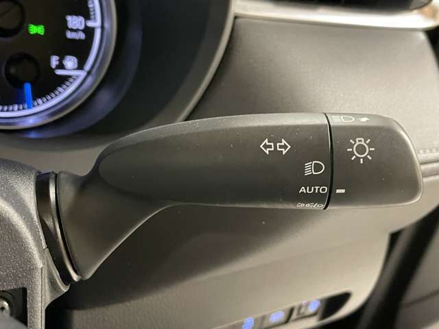運転席周りに大きな傷、汚れ、へたりなどなく良質な状態です！