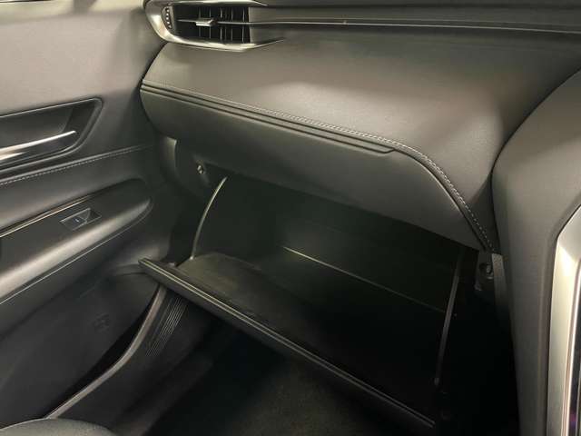 全車クリーニング済み！目立つ傷、汚れ、へたりなどなくコンディション良好です！！