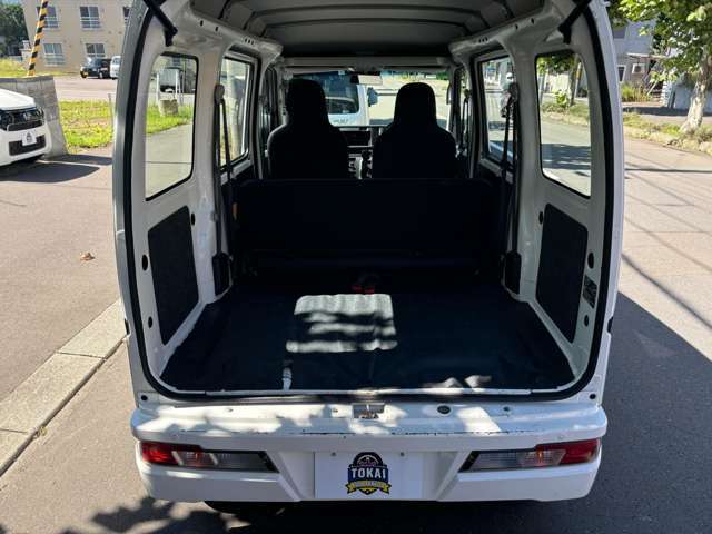 後部座席を畳むことで荷物の積載量がぐーんとUP！！