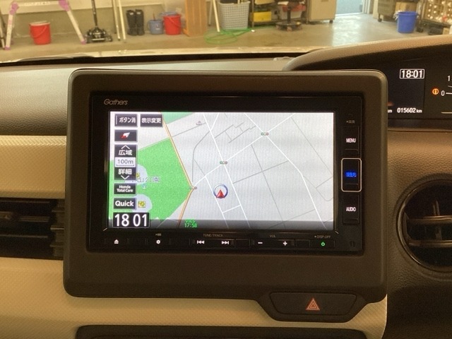 ナビゲーションはフルセグTV、インターナビ対応のGathers純正メモリーナビを搭載しています。Bluetoothオーディオ機能がありますので、スマートフォンなどの音楽も再生できます。