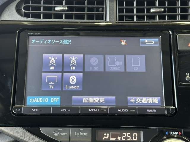 Bluetooth対応、CD/DVD再生機能付き。お好きな音楽を聴きながらのドライブは楽しいですよね～♪