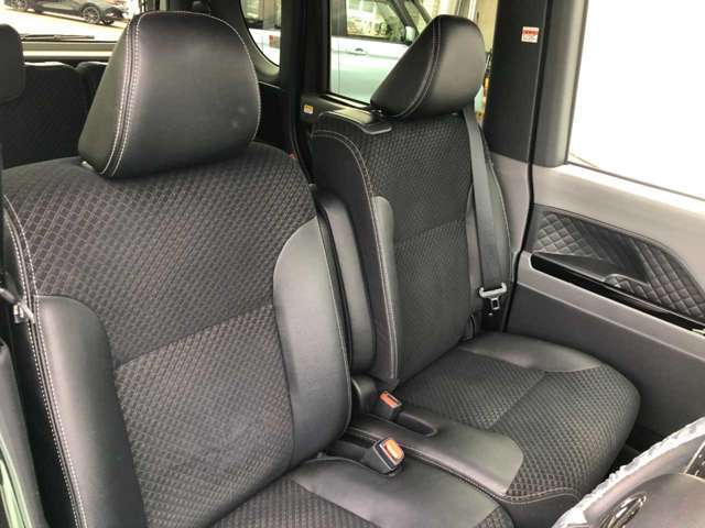 毎回座るフロントシート。運転席は使用する部分ですので、座り心地が重要です！