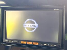 【純正ナビ】人気の純正ナビを装備。オーディオ機能も充実しており、Bluetooth接続すればお持ちのスマホやMP3プレイヤーの音楽を再生可能！毎日の運転がさらに楽しくなります！！