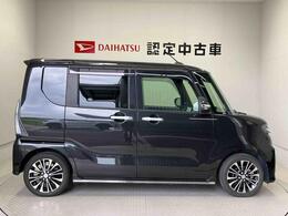 車両右側面からの写真になります。車をご覧になりたい時はお気軽に最寄りの店舗へご相談下さい。