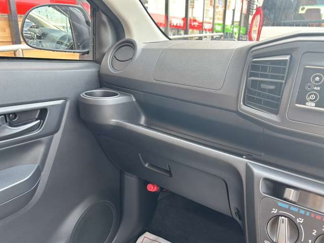 現在お乗りのお車の査定・買取もおこなっております。ご来店時、その場で即査定。納得の査定額にご期待下さい