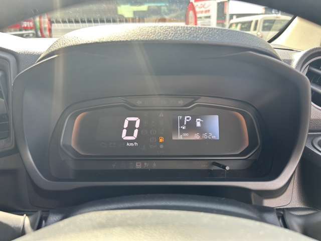 気になるお車のお見積りを作成します！車両本体価格や自賠責保険料、税金、リサイクル預託金登録に伴う諸費用を計算したお見積りをおつくりします。お気軽にお問合せ下さい！