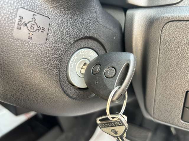 快適なカーライフを過ごしていただくためにオイル交換～定期点検や車検整備なども実施。国土交通省トップランクの指定工場6拠点、認証工場1拠点の体制で高いクオリティの整備を実施しております。