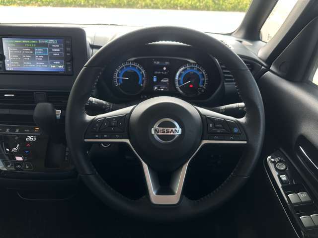 【お客様に新鮮で活きた情報をお届けしたい】そんな想いから全台の車両動画をYouTubeにUPすることにしました。静止画では伝わりにくい『音』や『動き』を動画を通じて感じ取って頂ければ幸いです。