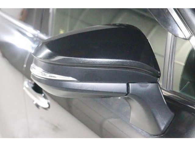 周りからも視認性が良いターンランプ（ウィンカー）付きのドアミラー。