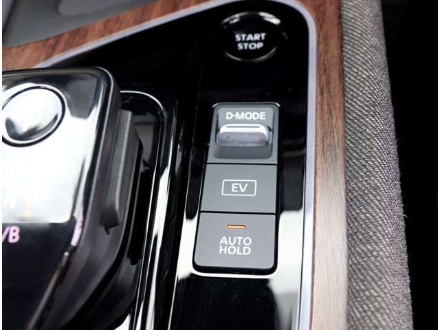 SPORT、ECO、NORMALの3種類のドライブモードを設定！オートブレーキホールド！ブレーキペダルから足を離しても自動的にブレーキ力が保持されるので、信号待ちなどで便利です！