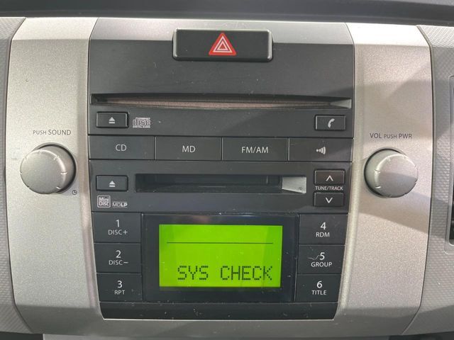 寒い冬も暑い夏も全席に快適な空調を届けてくれる、ダイヤル式エアコンを装備♪