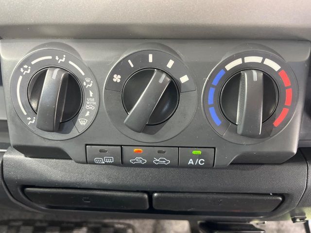 お好きな音楽を車内でお楽しみいただけます♪スピーカー交換・ウーハー追加などの音質向上や、最新ナビ・後席モニター等の取り付けも是非ご相談ください！