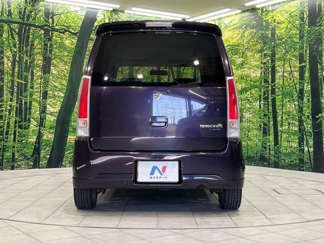 安心の最長10年・走行無制限保証（有償）をご用意。保証内容も充実はもちろん、無料点検＆オイル交換や、年中無休の全国・24時間ロードサービスも付帯されておりますのでご安心下さい。