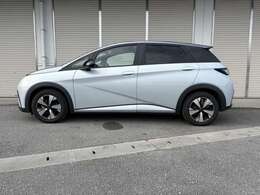 こだわりのプレスライン。金型は日本製です