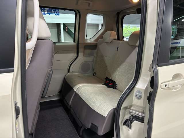 スタッフの平均年齢も若く、元気なスタッフが多いのが特徴の会社です♪軽自動車に関する知識も多いのでご安心ください♪