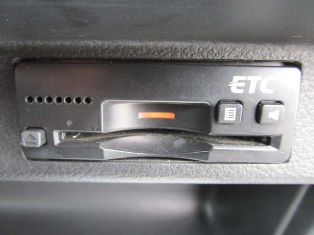 ETCもついて高速もスムーズにお支払い頂けます♪　お出かけには必須アイテムですね(^^)/