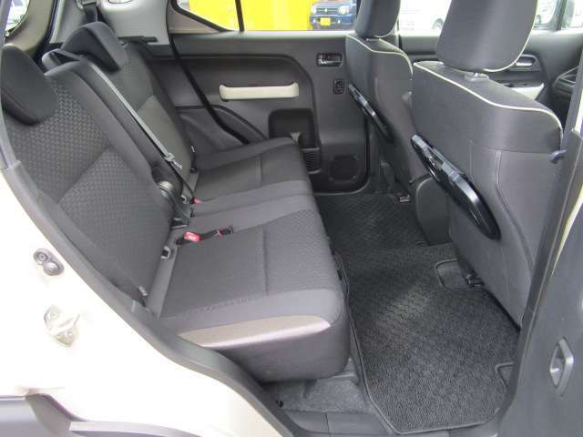 内外装クリーニング済みで快適な室内になっています。納車前にももう一度当店でクリーニングしてのお渡しとなります。