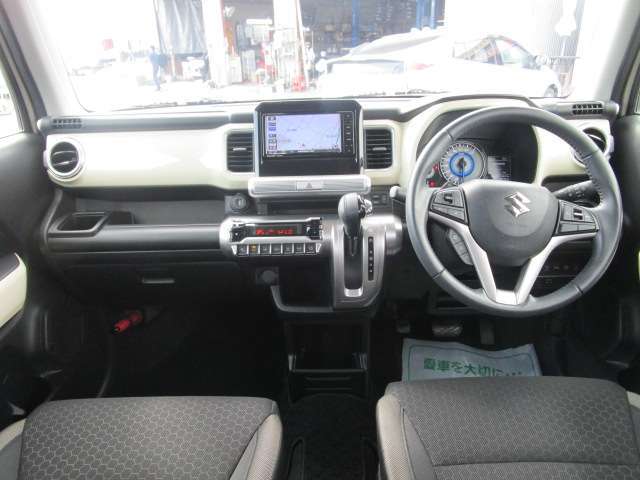 運転もしやすく、視界も広いので、どなたでもお乗りいただける1台です。