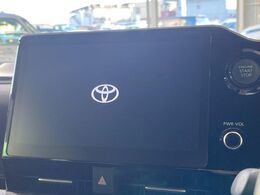 【10.5インチナビ】高級感とインパクトのある大画面ナビを装備。各種オーディオ操作はもちろん、スマホ連携もできる利便性の高いナビです♪