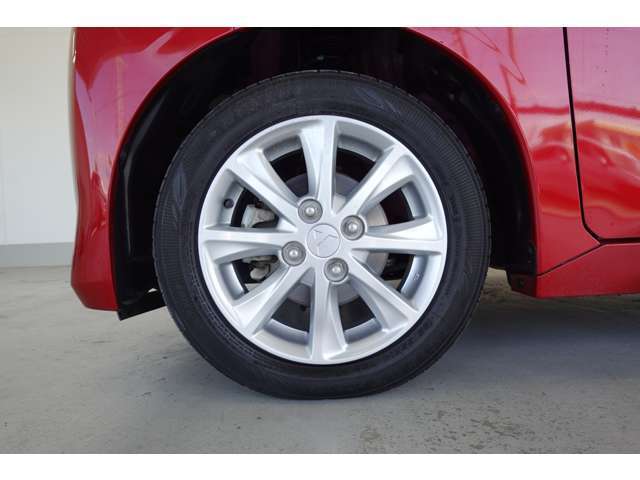 スチールホイール・純正ホイールカバー　タイヤサイズ155/65R14インチです。