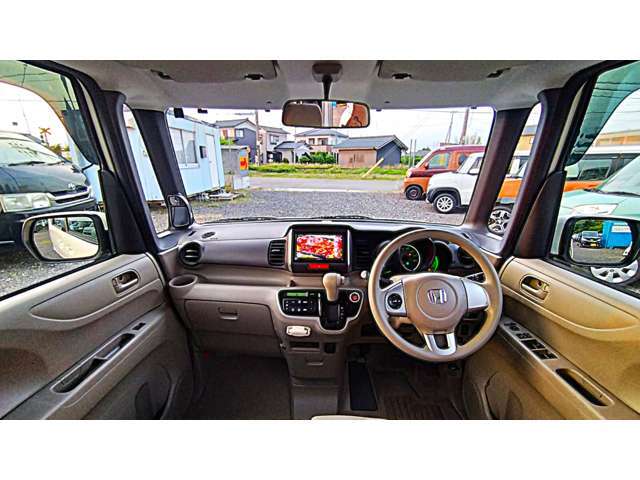 当店の車をご覧いただきまして、ありがとうございます！是非、現車のご確認をお願いいたします。ご来店の際は、事前にご予約をいただけますとスムーズです。無料電話番号：0078-6003-292219