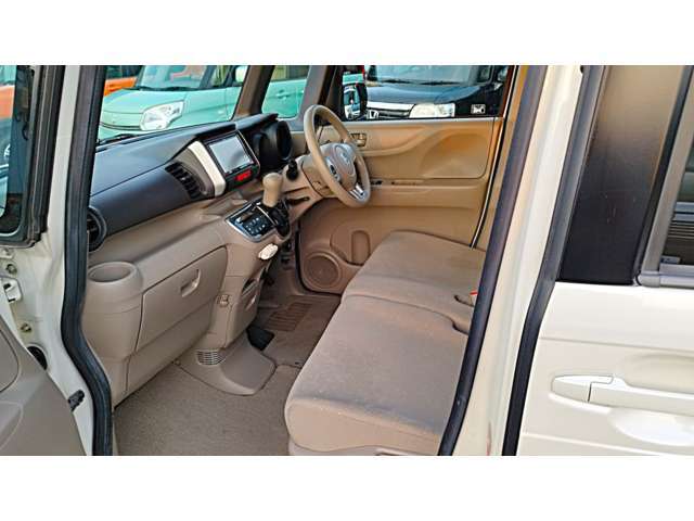 当店の車をご覧いただきまして、ありがとうございます！是非、現車のご確認をお願いいたします。ご来店の際は、事前にご予約をいただけますとスムーズです。無料電話番号：0078-6003-292219