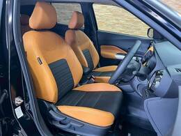 【レザーシート】ならではの高級感あふれる内装がこたわりのアイテム。見た目の高級感とより上質な座り心地をお楽しみください。