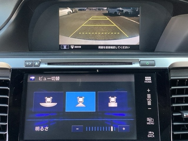 バックカメラも装備しております。車庫入れの苦手なお客様、もうご心配いりません。バックカメラがあれば、ぶつける心配無し？！重宝してくれると思いますよ＾＾