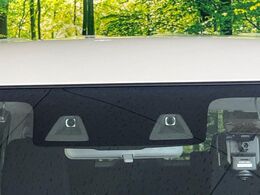 【スズキ　セーフティサポート】走行中に前方の車両等を認識し、衝突しそうな時は警報とブレーキで衝突回避と被害軽減をアシスト。より安全にドライブをお楽しみいただけます。