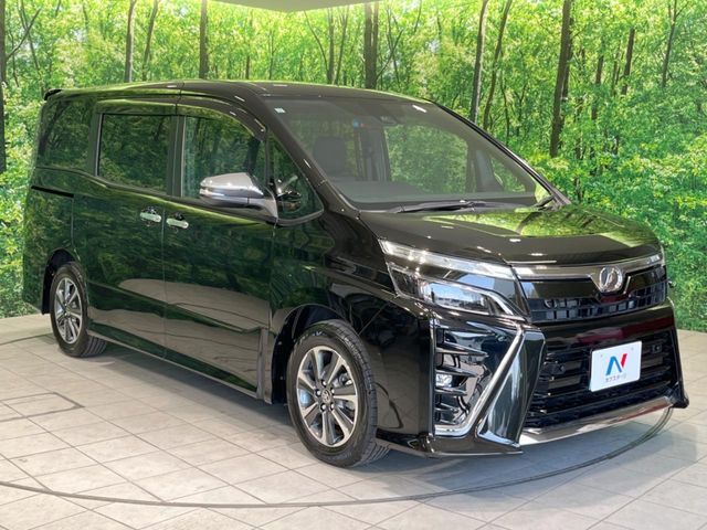 大好評のボディコーティング「弾スプラッシュコート」もご納車までに施工可能。通常のガラスコートと異なる、耐久年数6年の無機質ガラスコーティングが、ボディをキレイな状態に保ってくれます。