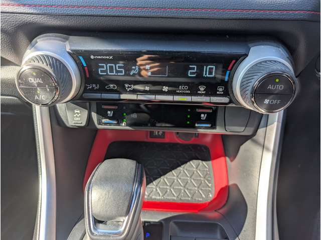 ケーユーカードにご入会（有料）頂くとキーの閉じ込み、バッテリー上がり、ガス欠から万一の事故などのトラブルにも24時間365日サポートのロードサービスをご利用頂けます。また年2回のオイル交換も含まれます