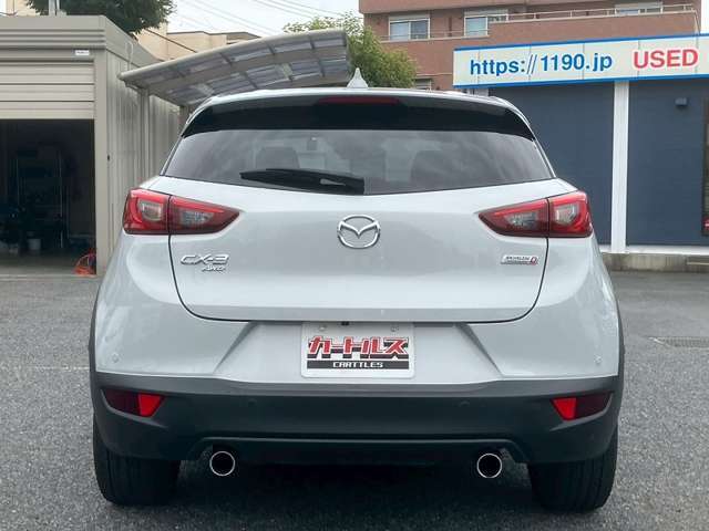 カートルズ中古車はクオリティファースト♪★仕入れたクルマをまずは入庫チェックで不具合などがないか細かくチェックします★車内の清掃を入念に行います。