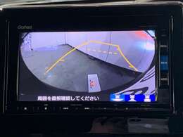 バックギアに入れるだけで自動でリヤカメラに切り替わります！車庫入れやバックが苦手な方にオススメ！