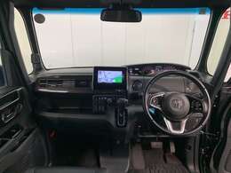 見通しの良い運転席回りとなっておりますので安心して運転をして頂けます！窓が大きいので明るく開放的な室内です