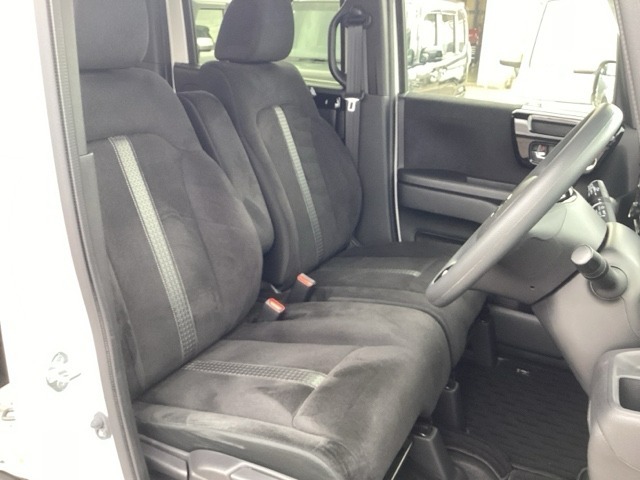 ミニバン並みの視界の高さ。周囲をよく見渡しながら運転できます