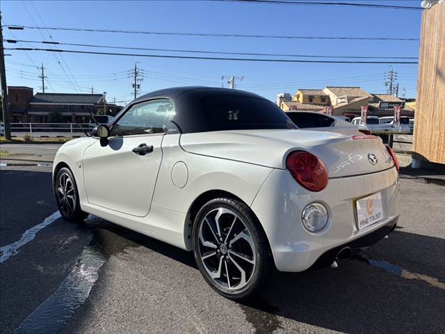 店舗敷地内に駐車スペースもございます。お車でのご来場をお考えの方はご安心ください♪