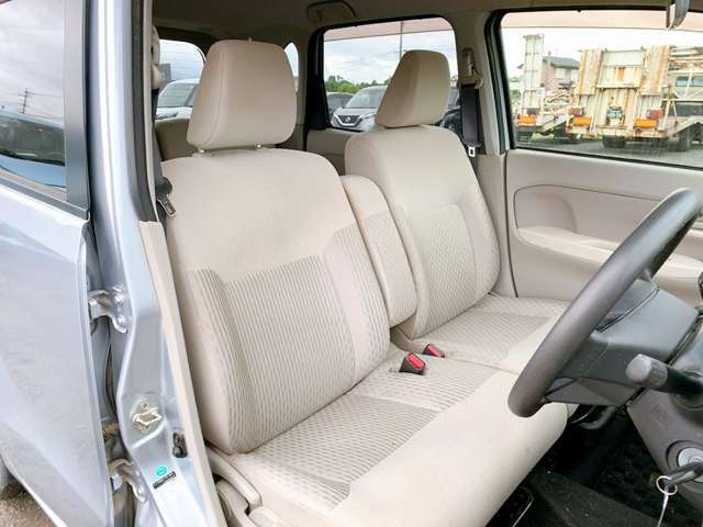 当店では軽自動車から普通車まで幅広くオールメーカーの車種・色・グレードを豊富に揃えております。