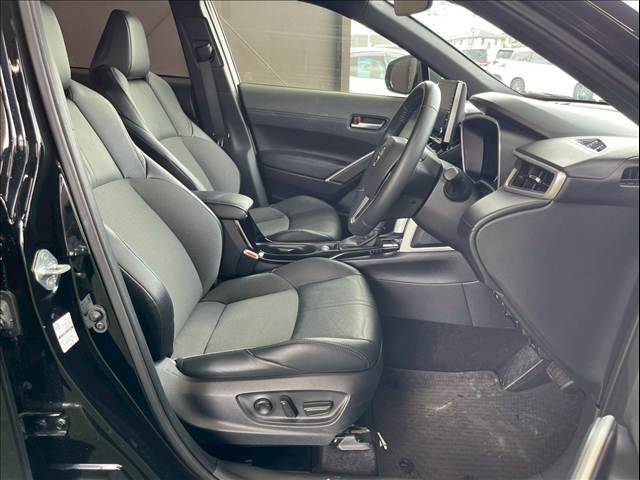 【ハーフレザーシート】を装備しており、車内の高級感がアップしております☆